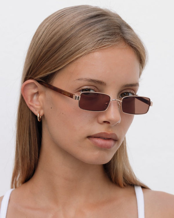 Nina / Gold Metal & Chestnut Lens - Shade Files